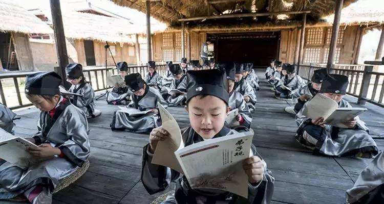 人生四个不同阶段，读相应的国学经典有四大好处