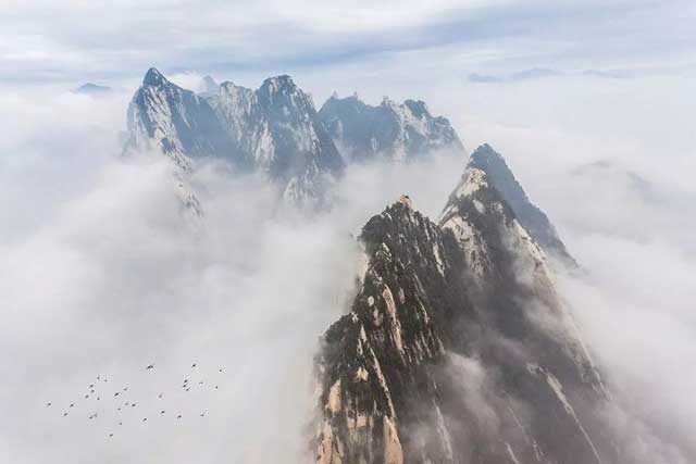李白：谁的人生不是一边行路难，一边乘风破浪 
